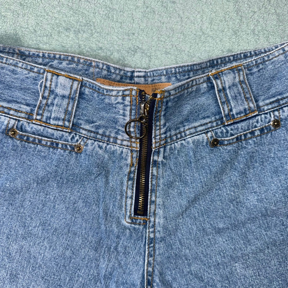 Mudd Womens Blue Jean Shorts Size 13 Zip closure Mom Y2k 3"inseam - Picture 3 of 11